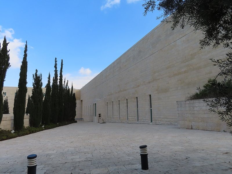 תצלום על ביקורת שיפוטית וזהות חוקתית