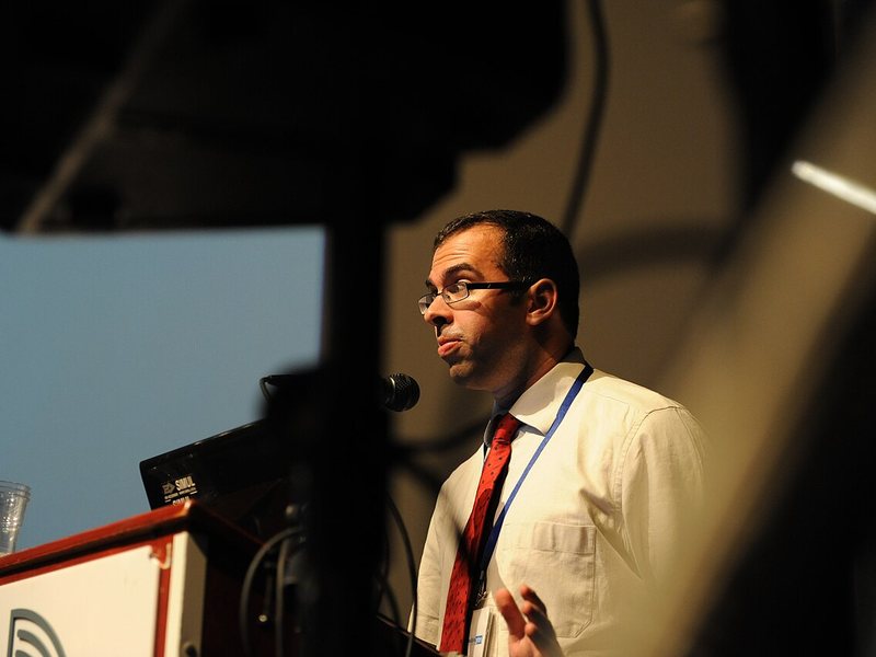 תצלום על הגנת משקיעים והשתלטויות תאגידיות