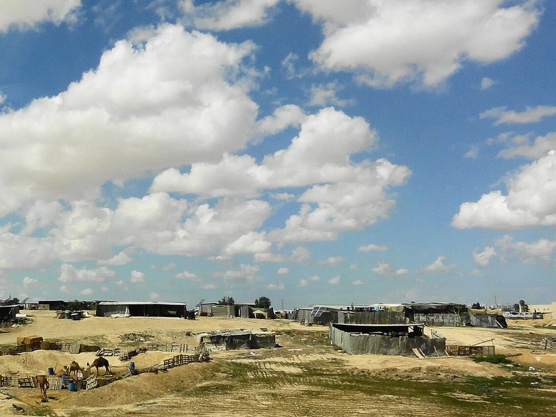 תצלום הקשור לצילום ישראלי קווירי יכול לחשוף את הסדקים בדמות החייל הגברי הלאומי