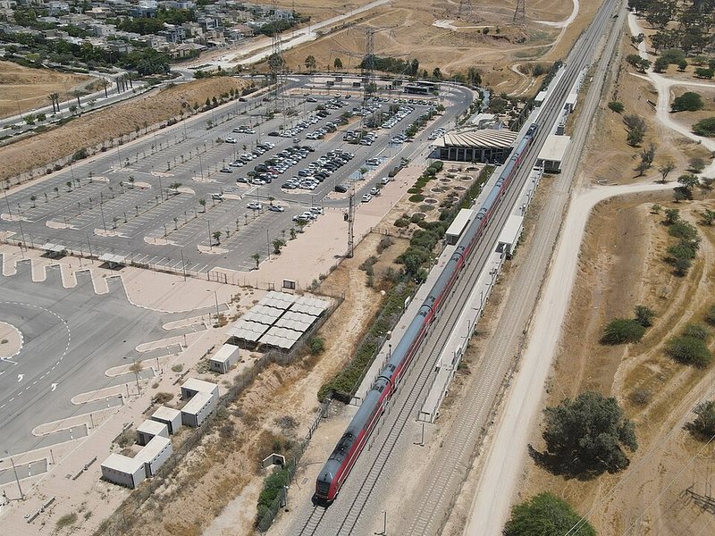 תצלום או צילום עריכתי חם ומפורט על התפתחות האזרחות הישראלית