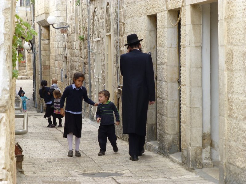 תצלום הקשור לנשים חרדיות משכילות יכולות לאתגר נורמות בלי לוותר על שייכות קהילתית