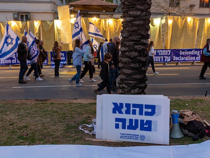 תצלום הקשור להאם איגודי עובדים יכולים להגן על הדמוקרטיה?
