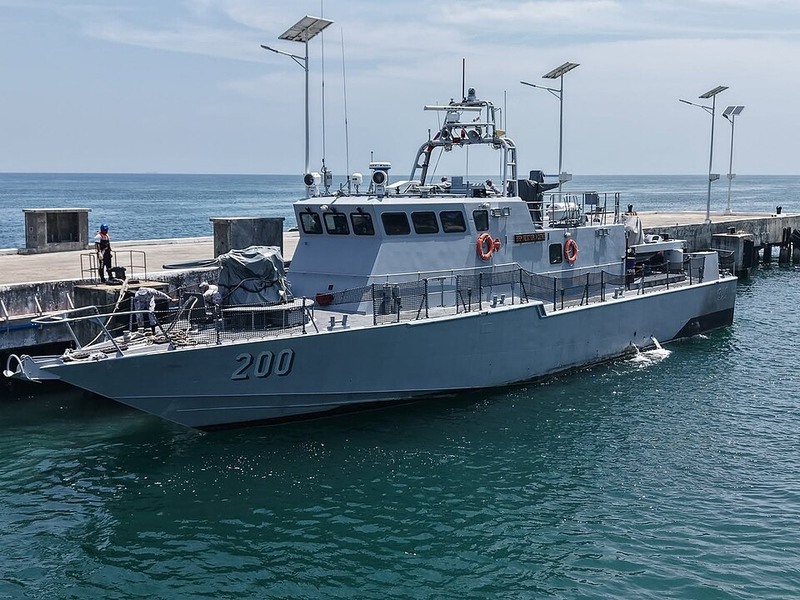 ספינת הסיור BRP Nestor Acero של הצי הפיליפיני עוגנת בנמל